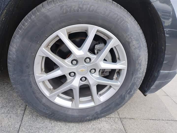 Фото 6 - Chevrolet Equinox