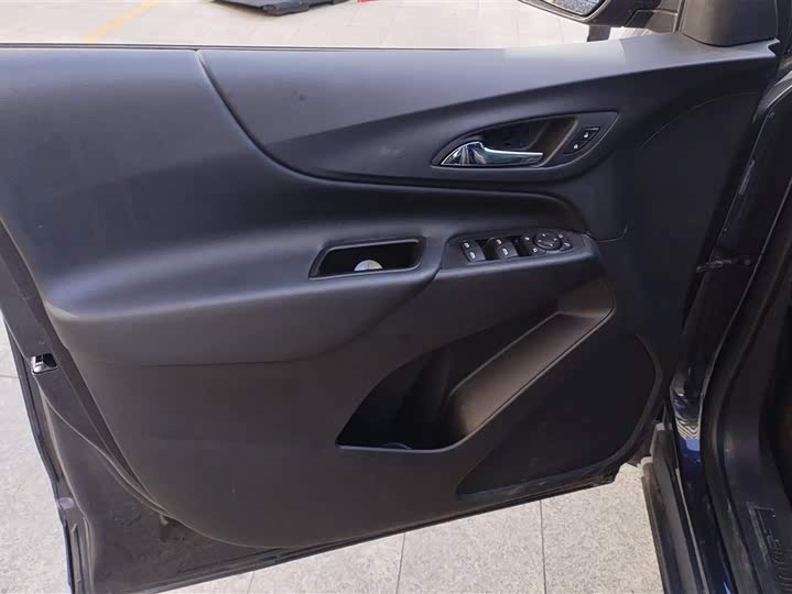 Фото 7 - Chevrolet Equinox