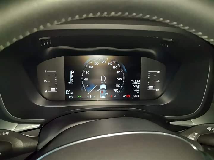 Фото 4 - Volvo XC60