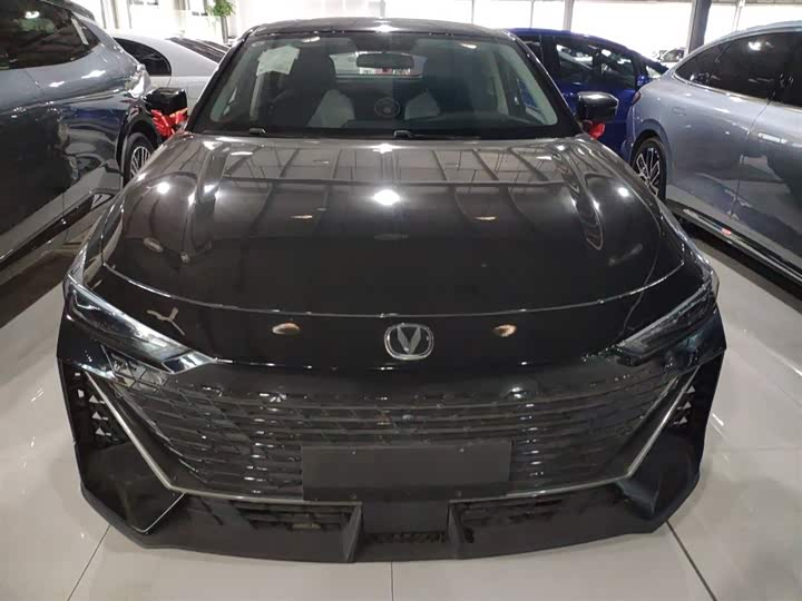 Фото 3 - Changan UNI-V Hybrid