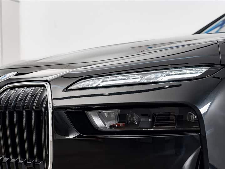 Фото 4 - BMW 7 Series