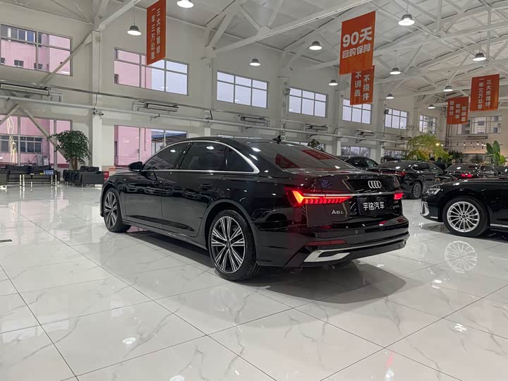 Фото 4 - Audi A6L