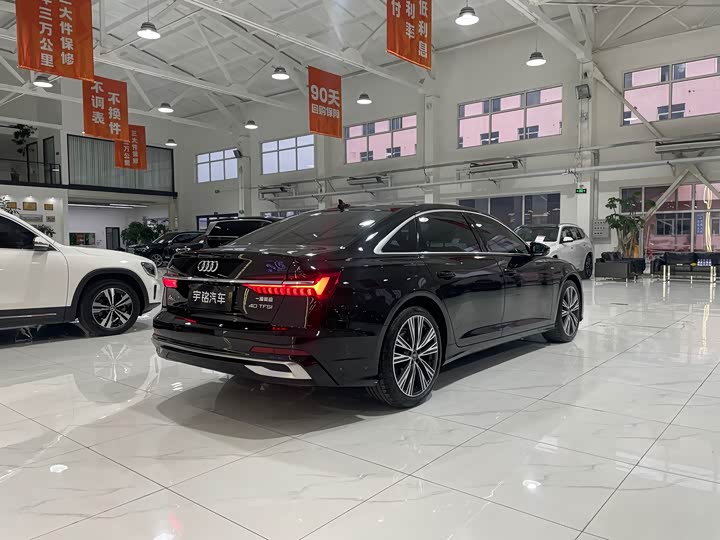 Фото 6 - Audi A6L