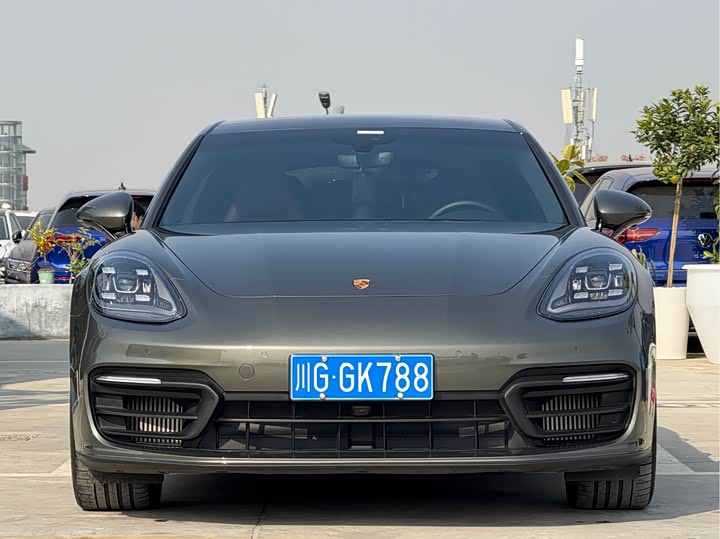 Фото 2 - Porsche Panamera