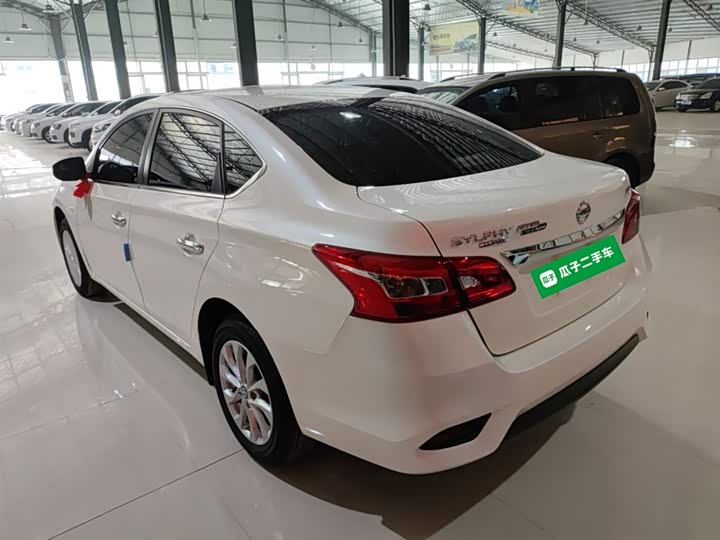 Фото 5 - Nissan Sylphy