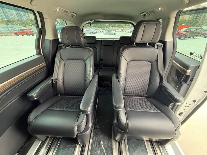 Фото 9 - GAC Trumpchi M8