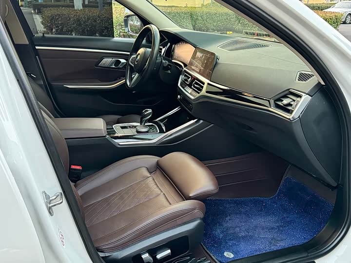 Фото 9 - BMW 3 Series