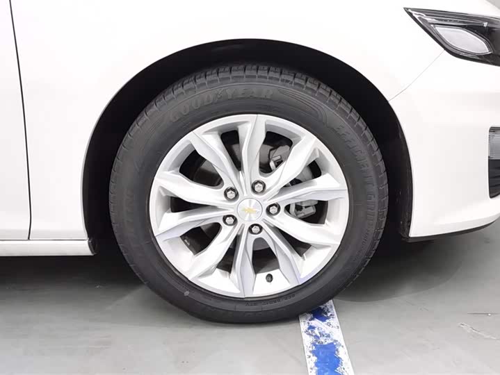 Фото 6 - Chevrolet Malibu XL