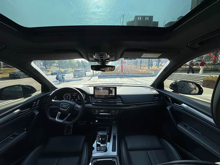 Фото 6 - Audi Q5L