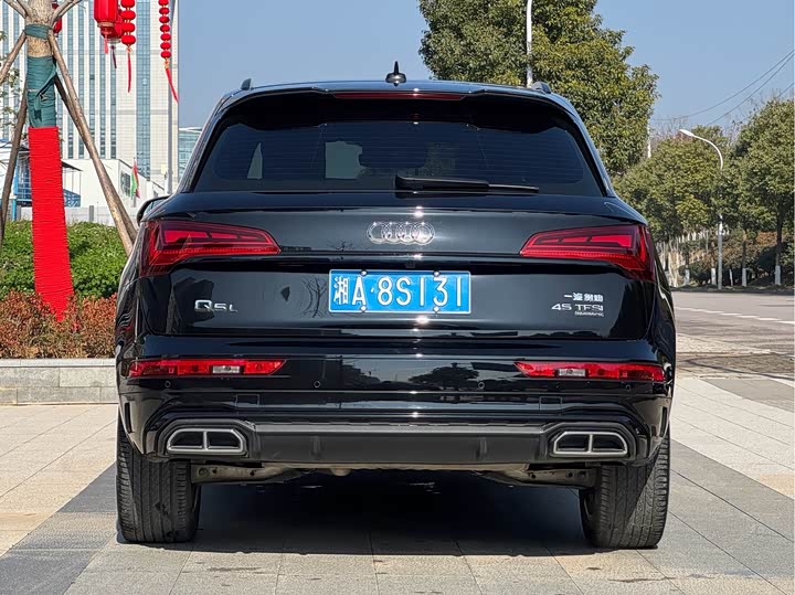 Фото 8 - Audi Q5L