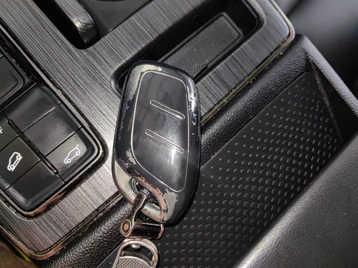 Фото 9 - Roewe RX5