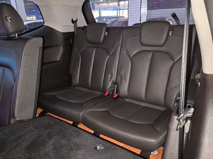 Фото 7 - Roewe RX8