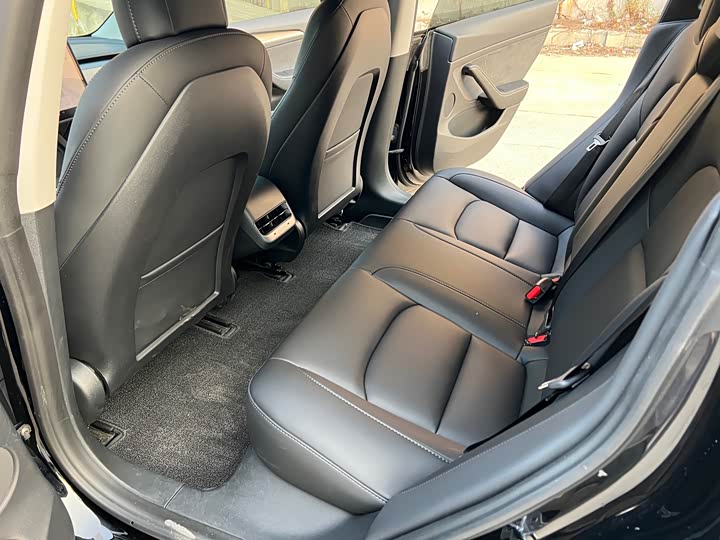 Фото 5 - Tesla Model 3