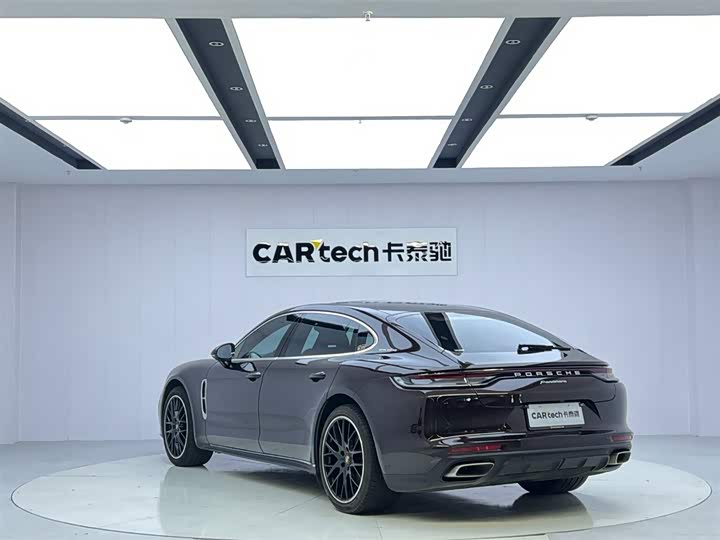 Фото 3 - Porsche Panamera