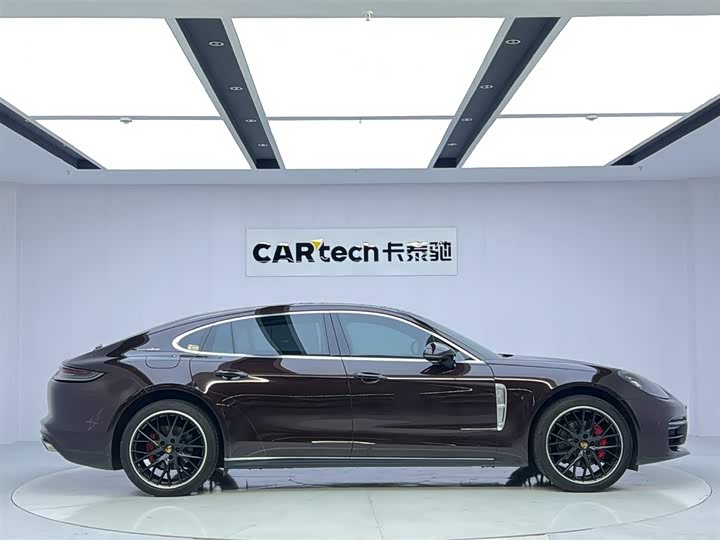Фото 6 - Porsche Panamera