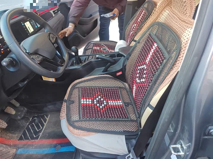 Фото 8 - Roewe i5