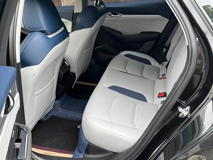 Фото 9 - Geely Preface