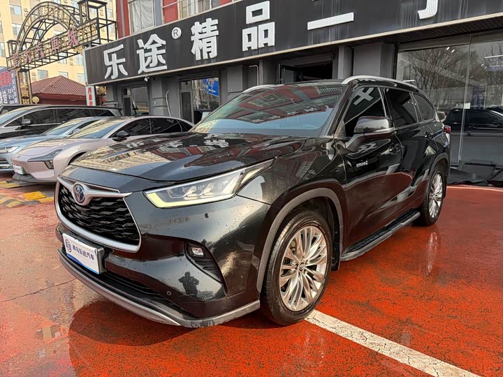 Фото 2 - Toyota Highlander