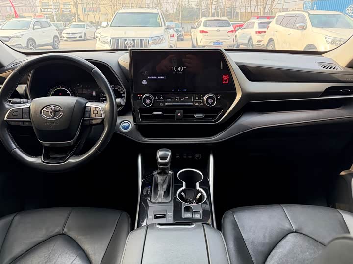 Фото 9 - Toyota Highlander