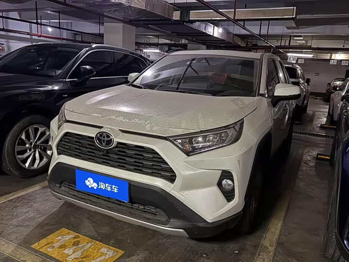 Фото 1 - Toyota RAV4