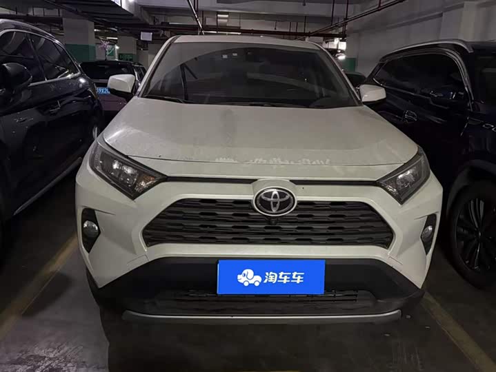 Фото 2 - Toyota RAV4