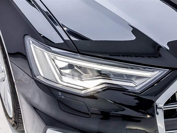 Фото 8 - Audi A6L