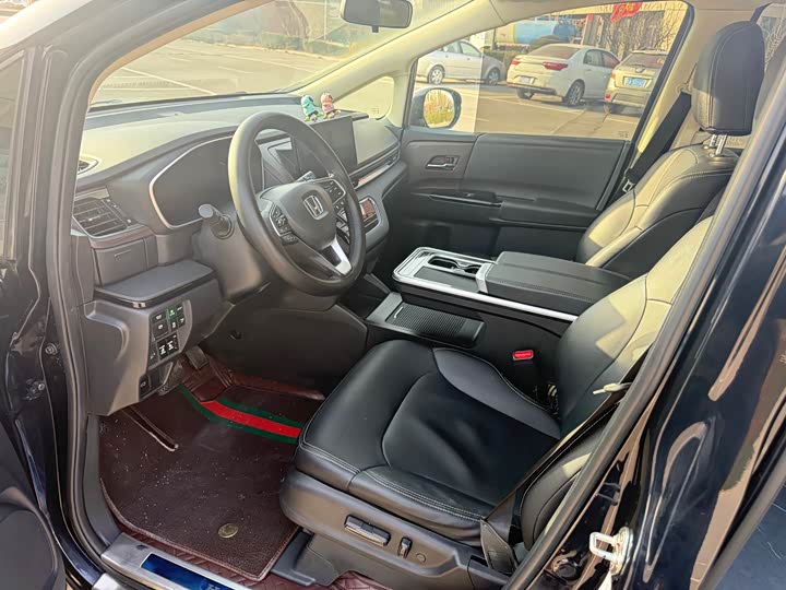 Фото 4 - Honda Odyssey