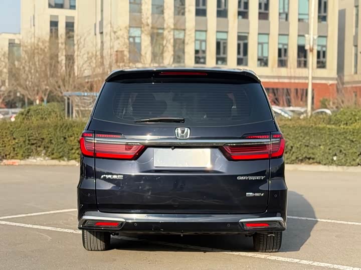 Фото 8 - Honda Odyssey