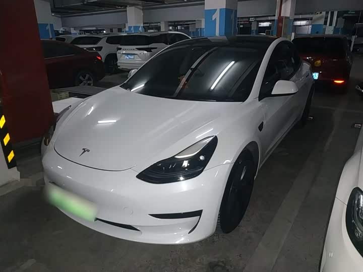 Фото 2 - Tesla Model 3