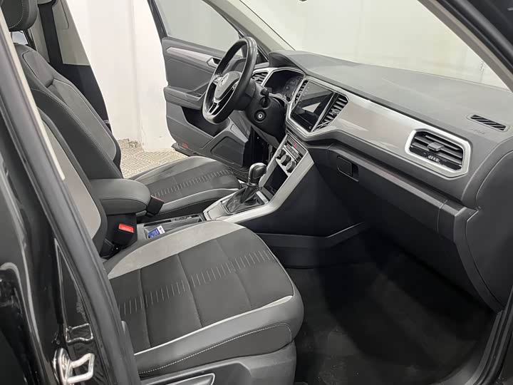 Фото 4 - Volkswagen T-Roc