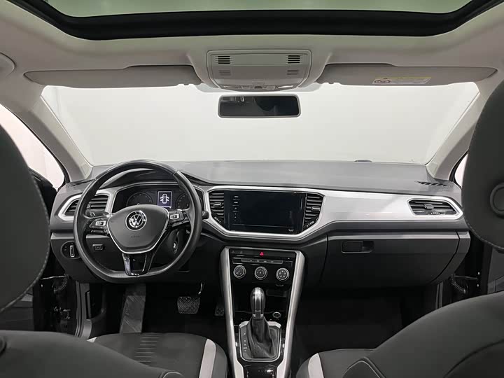 Фото 5 - Volkswagen T-Roc