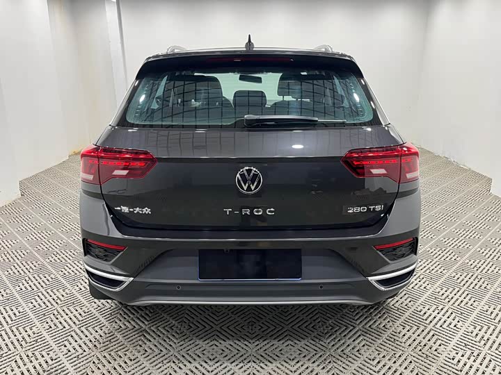 Фото 8 - Volkswagen T-Roc