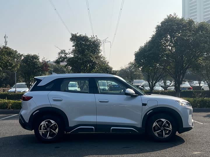 Фото 4 - BYD Yuan Up