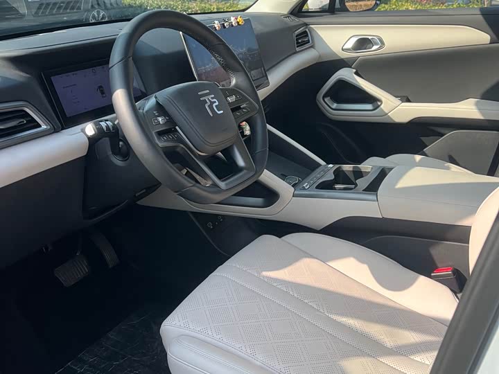 Фото 9 - BYD Yuan Up