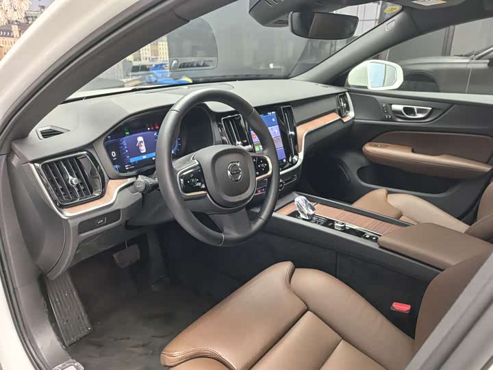 Фото 6 - Volvo S60