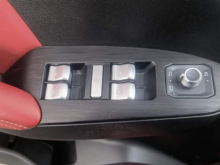 Фото 9 - Haval Jolion