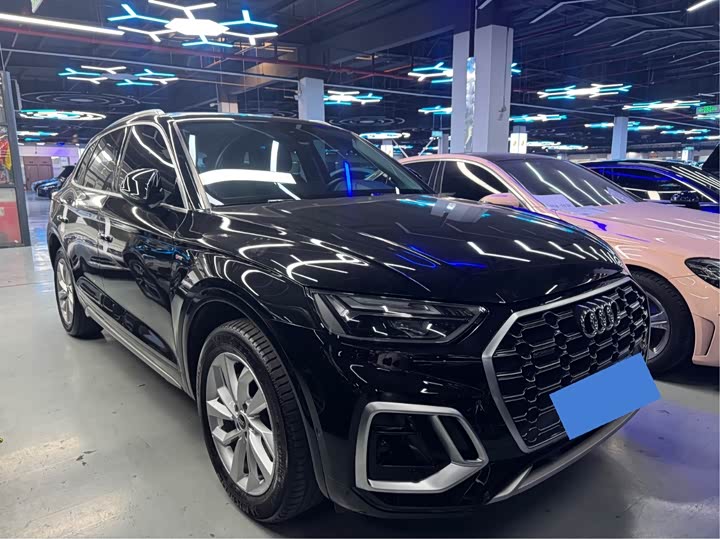 Фото 2 - Audi Q5L