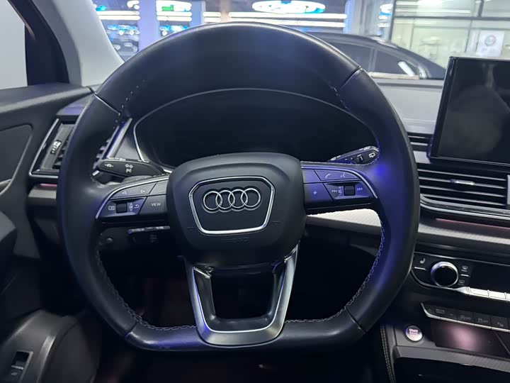 Фото 9 - Audi Q5L