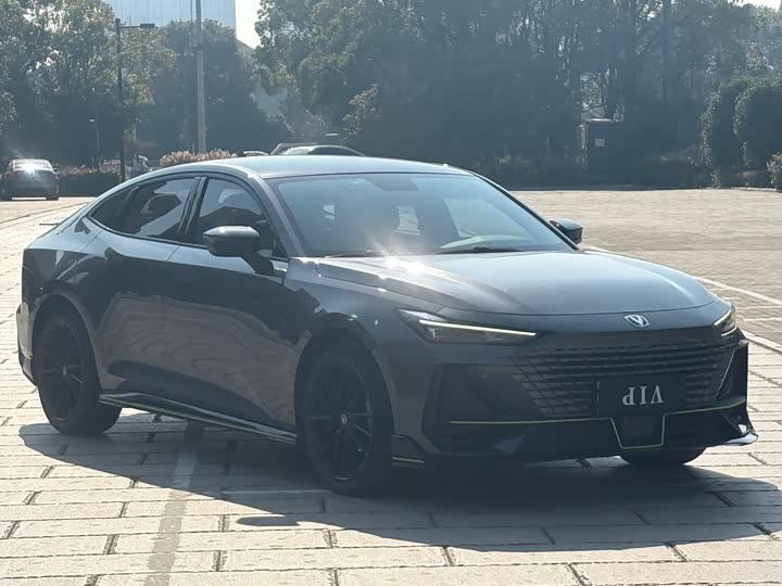 Фото 3 - Changan UNI-V