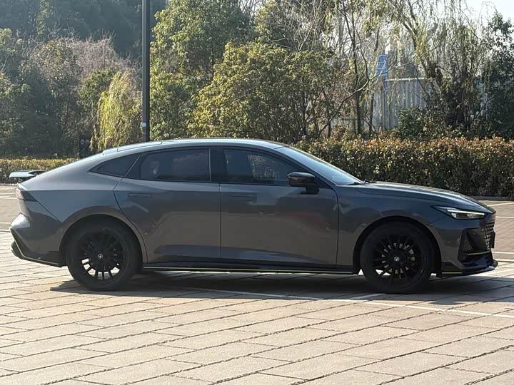 Фото 4 - Changan UNI-V