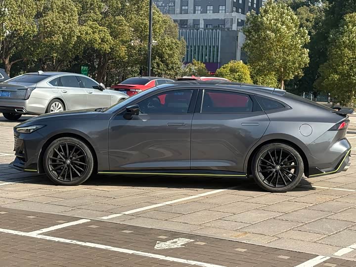 Фото 8 - Changan UNI-V