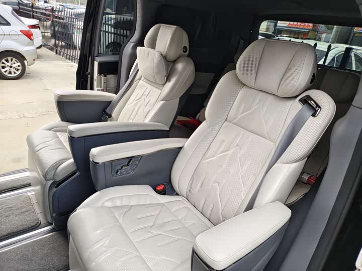 Фото 9 - Zeekr 009