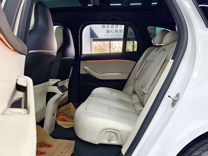 Фото 6 - Nio ES6