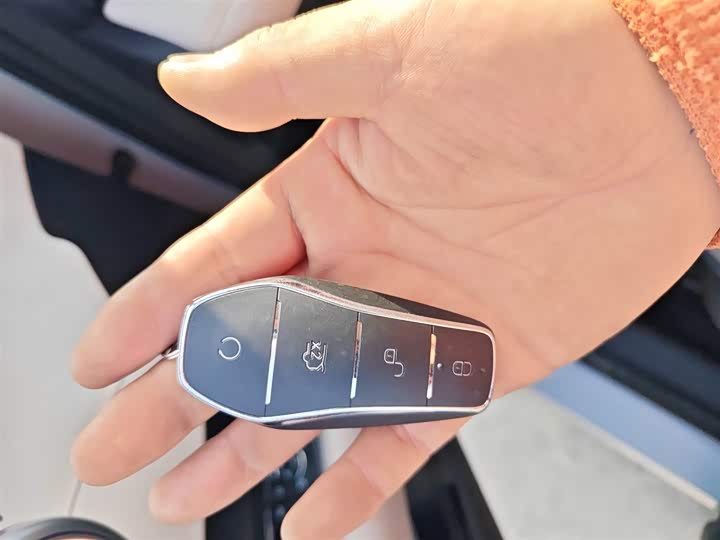 Фото 9 - BYD Yuan Plus