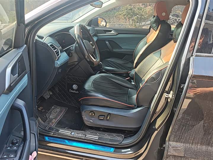 Фото 9 - Volkswagen Tharu