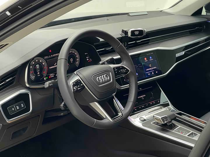 Фото 4 - Audi A6L