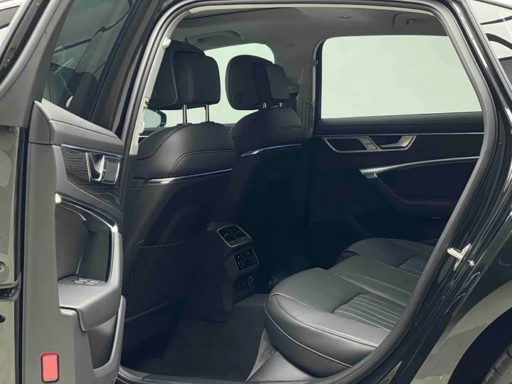 Фото 7 - Audi A6L