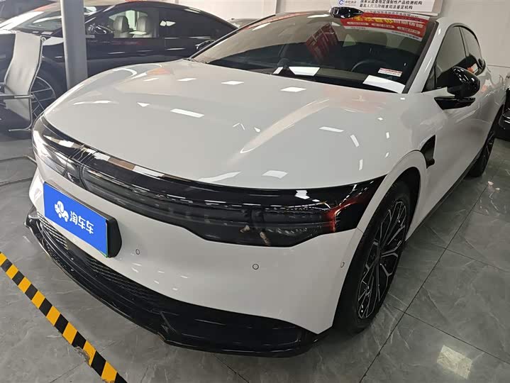 Фото 1 - Zeekr 007