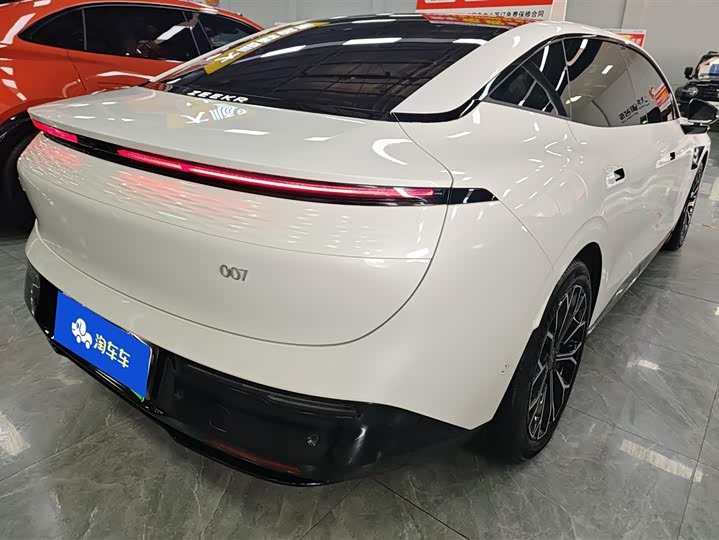Фото 3 - Zeekr 007