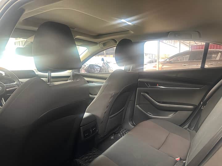 Фото 9 - Mazda 3 (Axela)